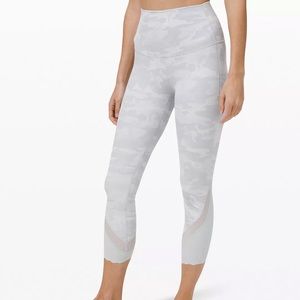 Lululemon Wunder Under Scalloped Hem Luxtreme Crop